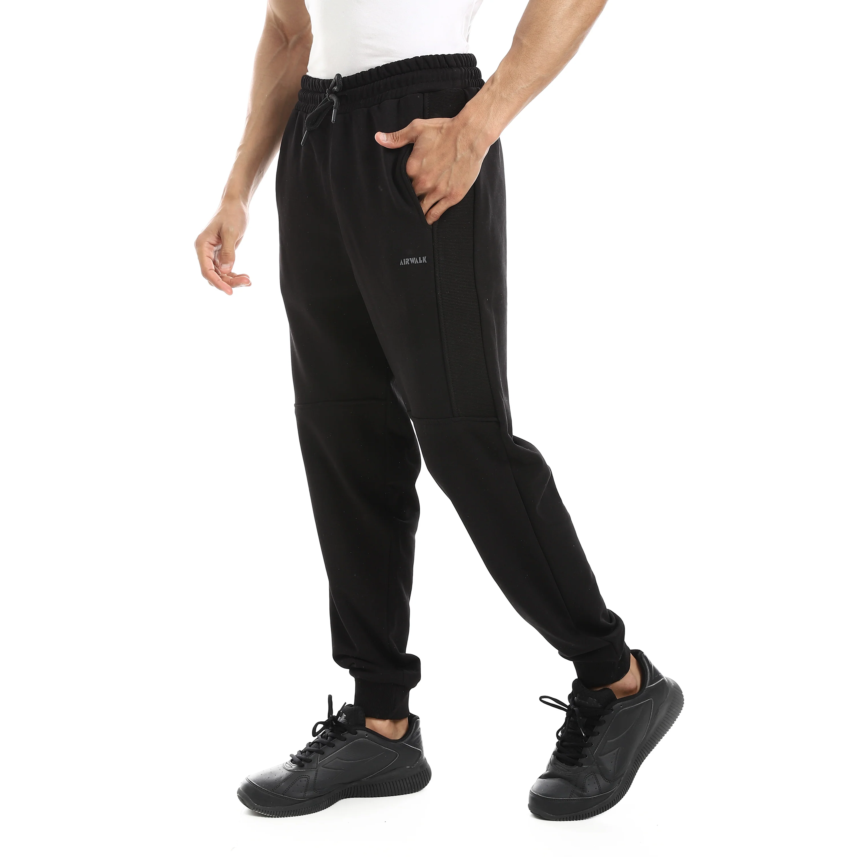 AIRWALK MEN'S MELTON JOGGERS - اسود - Image 2
